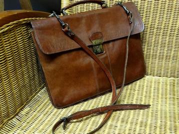 Mooie Claudio Ferrici lederen akte tas werktas beschikbaar voor biedingen