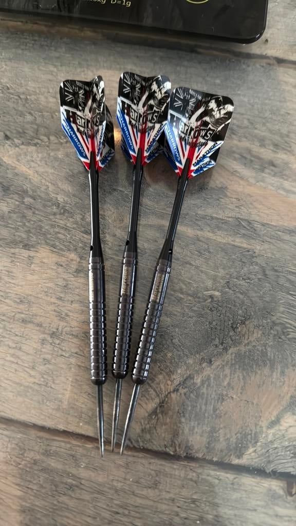 Harrows Eric Bristow 24gr in nieuwstaat, Sport en Fitness, Darts, Ophalen, Zo goed als nieuw, Pijlen