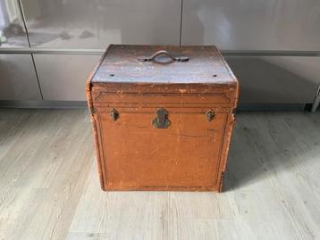 Antieke Hutkoffer / Stoomkist / Reiskoffer beschikbaar voor biedingen