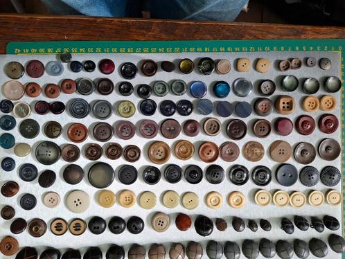 27. Vintage. 903 geam knopen. sla je slag!, Hobby en Vrije tijd, Naaien en Fournituren, Zo goed als nieuw, Knoop of Knopen, Ophalen of Verzenden