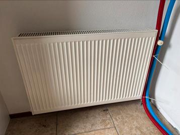 Set radiatoren inclusief toebehoren beschikbaar voor biedingen