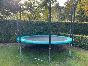 Nette Berg trampoline 3,8 meter beschikbaar voor biedingen