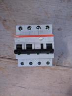 ABB aardlekautomaat 3P+N B32 DS 203NC, Doe-het-zelf en Verbouw, Elektra en Kabels, Ophalen of Verzenden, Zo goed als nieuw, Overige typen