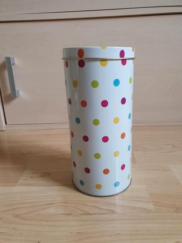 Beschuitblik opberg blik met polkadot stippen print beschikbaar voor biedingen
