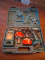 Makita Boormachine met Oplader (Accu's aan vervanging toe), Doe-het-zelf en Verbouw, Gereedschap | Boormachines, Ophalen of Verzenden