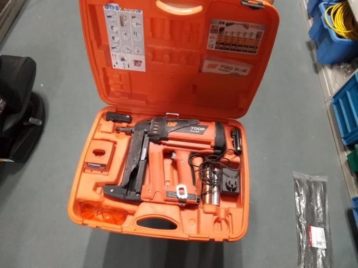 Spit Pulsa 700P schiethamer met bevestigingsmiddelen, Doe-het-zelf en Verbouw, IJzerwaren en Bevestigingsmiddelen, Gebruikt, Overige typen