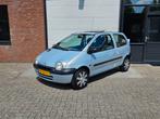 Renault Twingo 1.2 2002 Grijs schuifdak APK November, Voorwielaandrijving, 600 kg, 4 cilinders, Origineel Nederlands