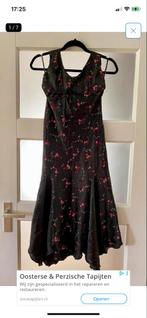 Vintage maxi halterjurk met bloemen - Maat M, Kleding | Dames, Jurken, Maat 38/40 (M), Zwart, Ophalen of Verzenden, Zo goed als nieuw
