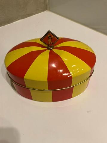 Bolletje koekblik beschikbaar voor biedingen