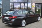 BMW 5 Serie Touring 530e Panorama High Executiv € 43.745,0, Auto's, BMW, Zilver of Grijs, 750 kg, 1875 kg, Lease