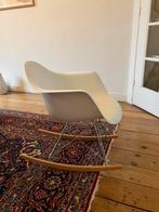 Schommelstoel wit (Eames replica), Huis en Inrichting, Ophalen, Gebruikt, Wit, Metaal