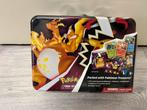 Collectors Chest Charizard 2020, Ophalen of Verzenden, Nieuw, Meerdere kaarten, Foil