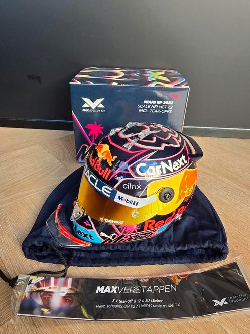 Max Verstappen Red Bull Racing helm 1:2 Miami 2022, Verzamelen, Automerken, Motoren en Formule 1, Zo goed als nieuw, Formule 1