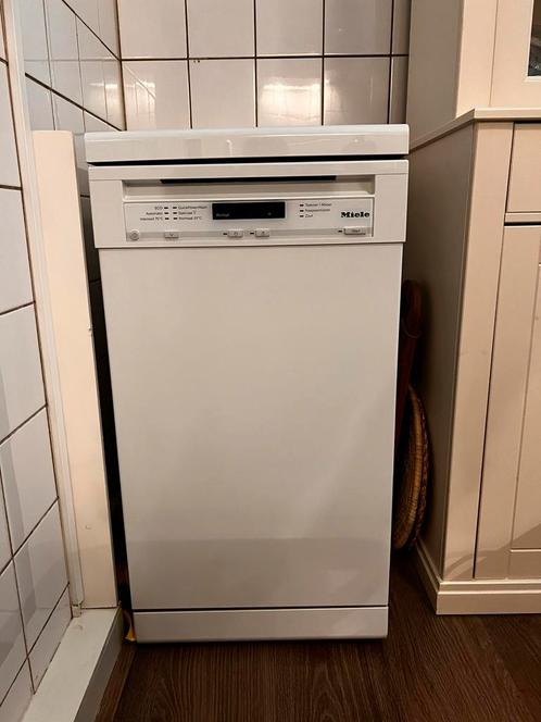 Miele kleine vaatwasmachine GERESERVEERD!!, Witgoed en Apparatuur, Vaatwasmachines, Gebruikt, Vrijstaand, Minder dan 85 cm, 45 tot 60 cm
