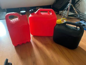 Jerrycans - 3 stuks beschikbaar voor biedingen