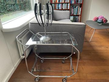 Serveertafel van glas met chroom beschikbaar voor biedingen