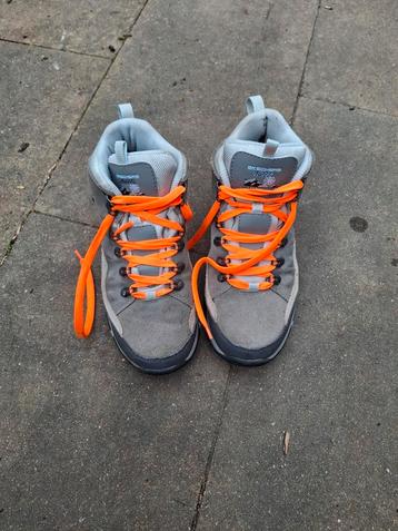 Sketchers Outdoor waterproof mt 38 beschikbaar voor biedingen