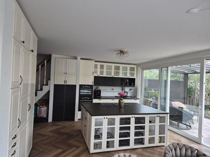 Groot kookeiland met keuken, Huis en Inrichting, Keuken | Complete keukens, Zo goed als nieuw, Overige typen, Ophalen of Verzenden
