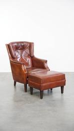Chesterfield fauteuil met hocker gemaakt van schapenleer, Huis en Inrichting, Fauteuils, Ophalen, Gebruikt, ., .