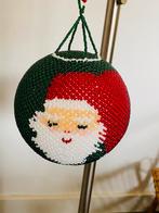 Grote 13 cm, ronde kerstbal met kleine kraaltjes. Zie foto’s, Ophalen of Verzenden, Zo goed als nieuw