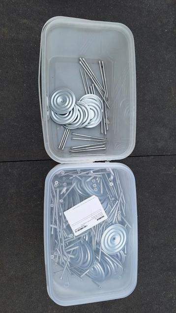 Dakparkers met drukverdeelplaten beschikbaar voor biedingen