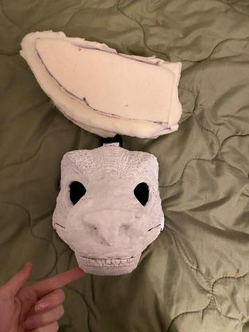 Fursuit unfinished dino maks tail base beschikbaar voor biedingen