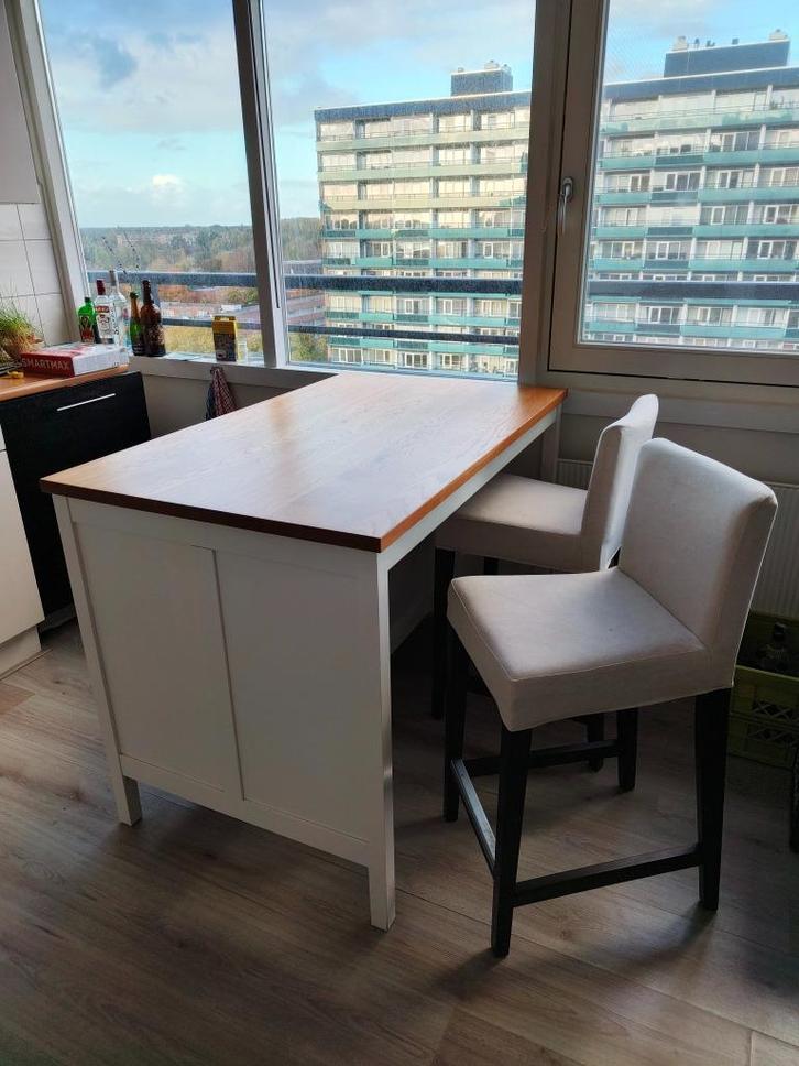 TORNVIKEN Keukeneiland met 2 BERGMUND Barstoelen, Huis en Inrichting, Keuken | Keukenelementen, Gebruikt, Minder dan 100 cm, 100 tot 150 cm