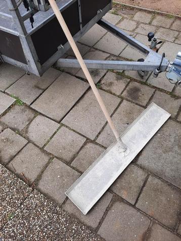 Handafwerkspaan beton beschikbaar voor biedingen