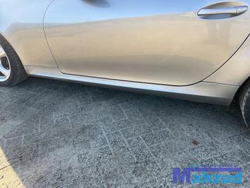 MERCEDES SLK R171 Bruin C723 links zijskirt 2005-2011 beschikbaar voor biedingen