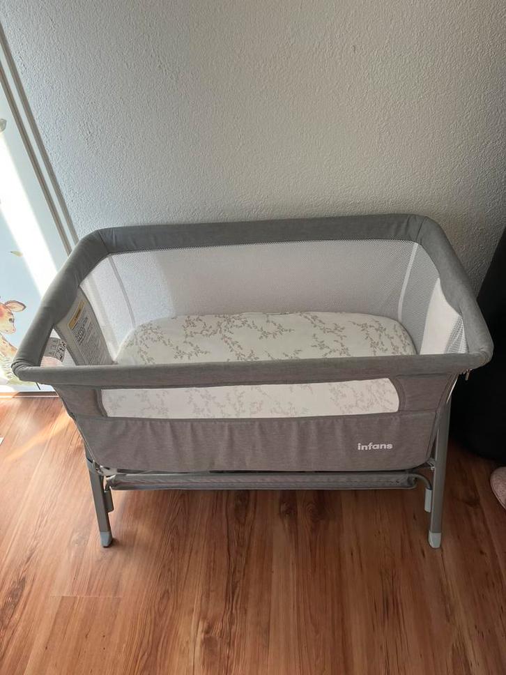 Infans Co-sleeper & wieg - zo goed als nieuw, Kinderen en Baby's, Babywiegjes en Ledikanten, Zo goed als nieuw, Wieg, Ophalen