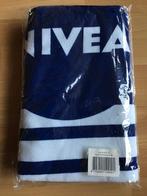 Nivea badlaken 70 bij 150 cm wit met blauw (nieuw), Ophalen of Verzenden, Nieuw, Blauw, Handdoek
