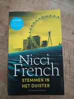 Nikkie French stemmen in het duister, Boeken, Thrillers, Ophalen of Verzenden, Zo goed als nieuw