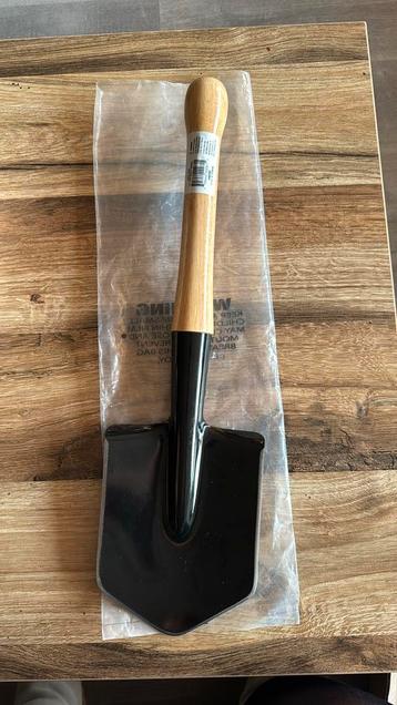 Special forces shovel beschikbaar voor biedingen