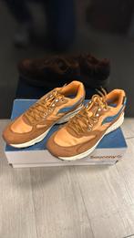 Saucony 3D Grid Hurricane maat 44, Nieuw, Bruin, Sneakers of Gympen, Saucony