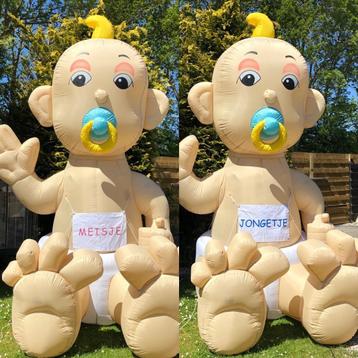 Baby     geboren     huur een opblaaspop beschikbaar voor biedingen