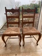 Twee antieke stoelen met rieten zit, Ophalen