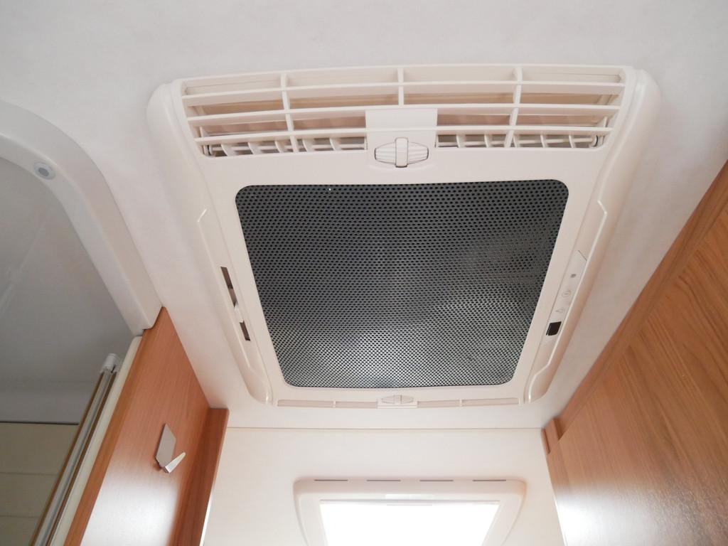 ≥ Bürstner Solano T727, Queensbed, Garage, Dak Airco, Fiat — Campers —  Marktplaats