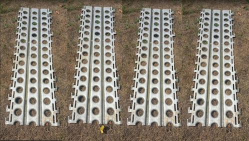4 Aluminium (leger-) Rijplaten Zandladders Prijs p/st € 65,=, Verzamelen, Militaria | Algemeen, Landmacht, Nederland, Ophalen