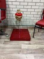 Glazen bijzettafel met rode voet – Italiaans stijl design, D, Rond, Zo goed als nieuw, Metaal