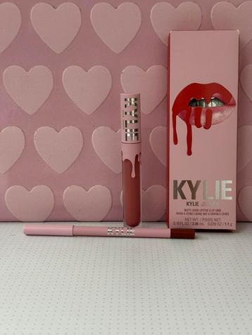 Kylie Jenner matte liquid lipstick & lip liner 704 beschikbaar voor biedingen