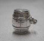 Zilveren vintage bedel wijn ton nr.1504, Overige merken, Verzenden, Zo goed als nieuw, 1 bedel