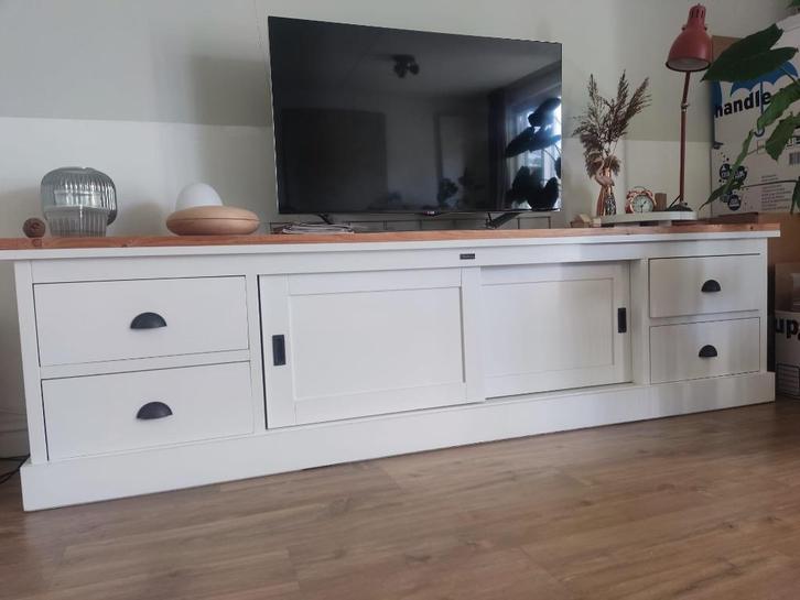 Landelijk Richmond TV meubel, Huis en Inrichting, Kasten | Televisiemeubels, Zo goed als nieuw, Minder dan 100 cm, 200 cm of meer