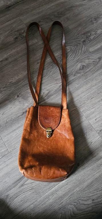 BURKELYS  Leder schoudertas met binnenvak. €9,99 beschikbaar voor biedingen