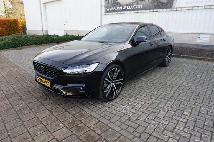 Volvo S90 B5 250pk Mild Hybrid Aut 2023 Zwart + trekhaak, Auto's, Volvo, Particulier, S90, 360° camera, ABS, Achteruitrijcamera