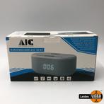 AIC 18BT Wekkerradio met draadloze telefoonoplader - ingebou, Witgoed en Apparatuur, Wekkers