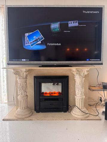 Sharp 70 inch TV - Glitterrand - Moerkapelle beschikbaar voor biedingen