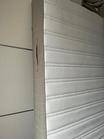IKEA matras, 1-persoons (90x200), zeer schoon en comfortabel beschikbaar voor biedingen