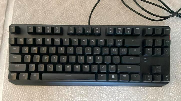 Gaming Toetsenbord met RGB Verlichting, Computers en Software, Toetsenborden, Gebruikt, Qwerty, Bedraad, Gaming toetsenbord, Ophalen of Verzenden