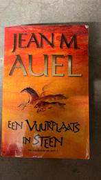 J.M. Auel - 5 Een vuurplaats in steen, Ophalen of Verzenden, Zo goed als nieuw, J.M. Auel