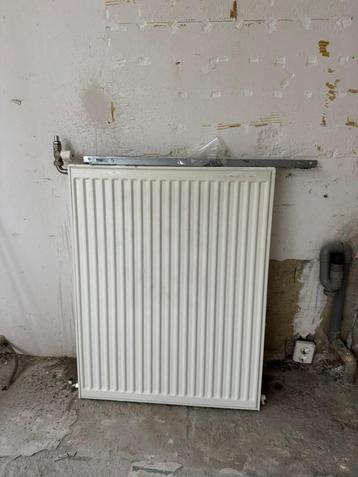 Dunwandige radiator 70x90cm beschikbaar voor biedingen